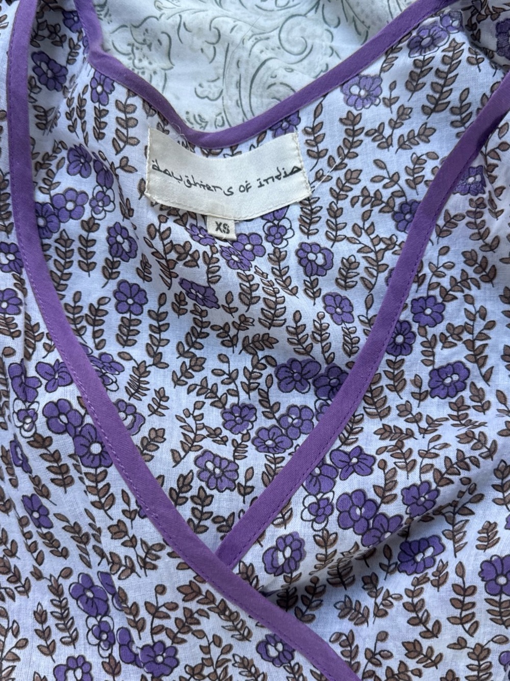 Daughters of India dress - Picture 2 of 2